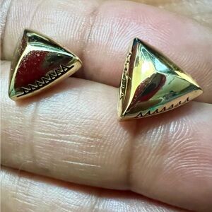 Pyramid triangle earrings